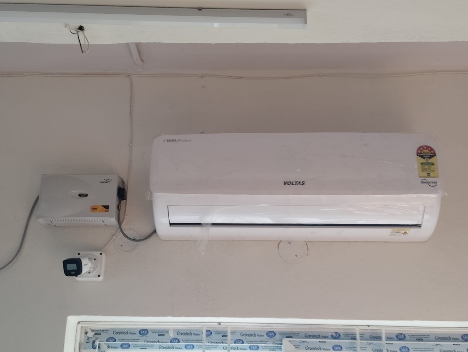 50 AC and 50 Non-AC seats